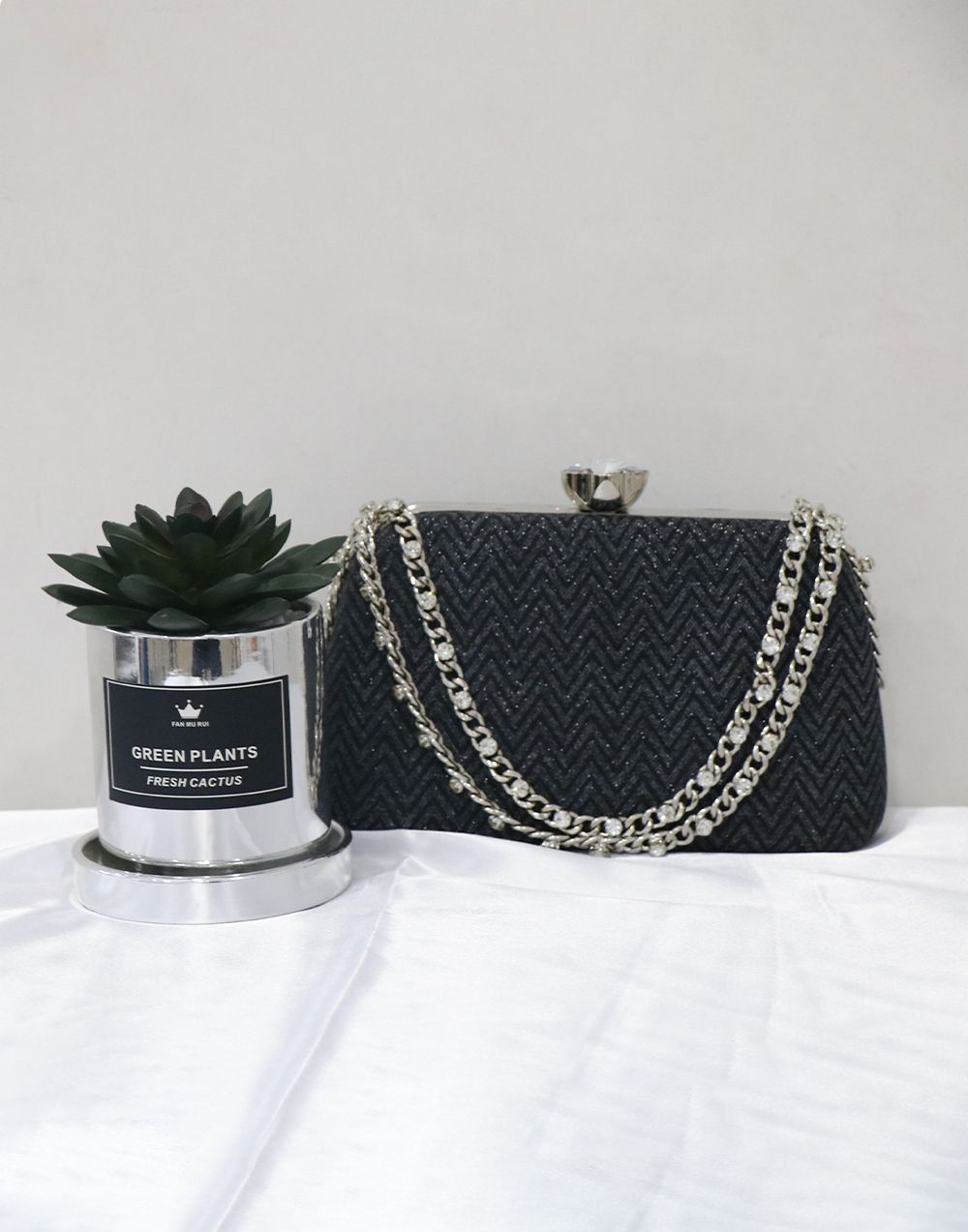 0302702117C01-FRE_Handbag Cluches_Fashion Bug Sri Lanka