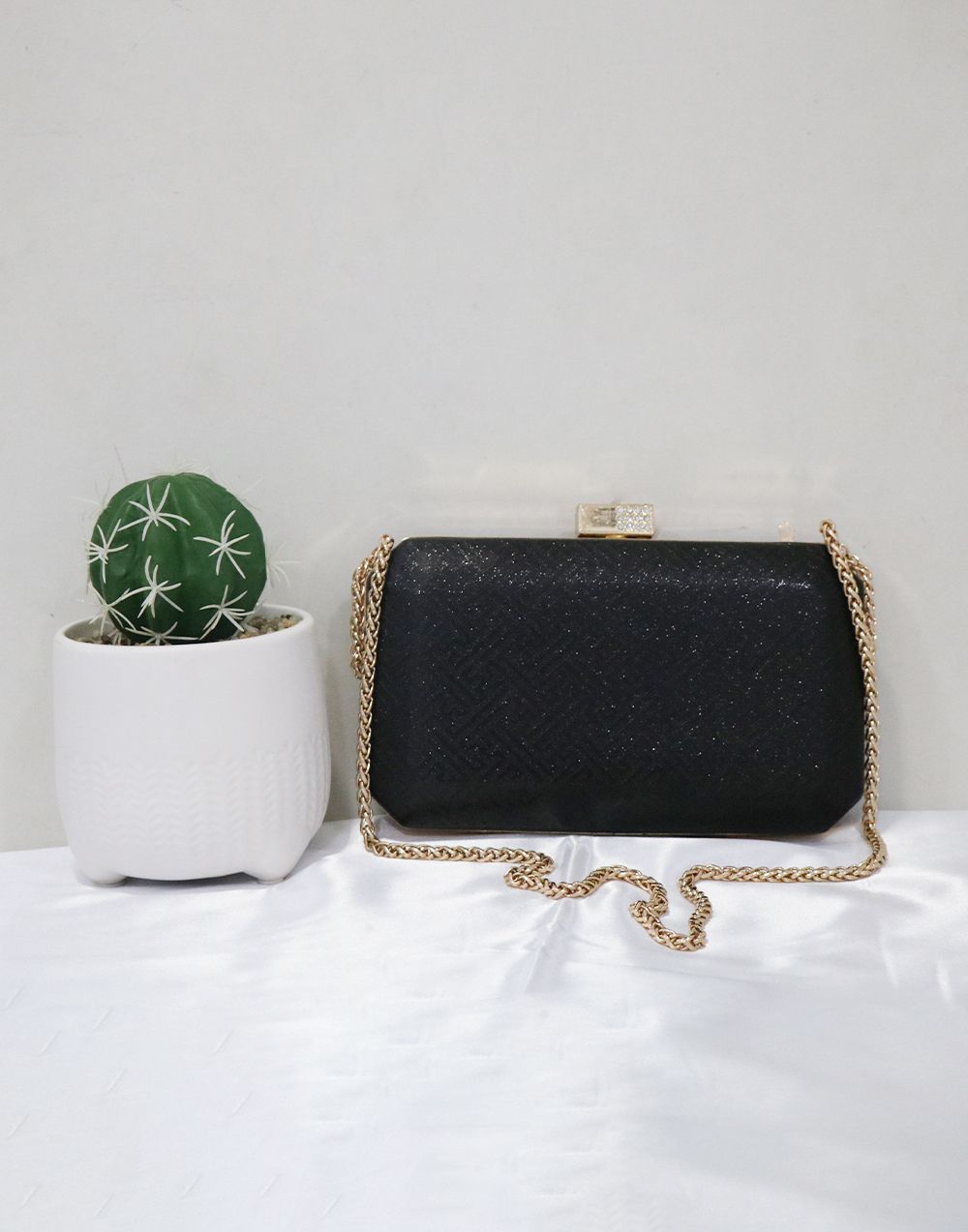 0302702141C01-FRE_Cluches_Handbag_Fashion Bug Sri Lanka