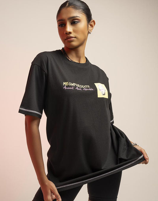 A .   OVERSIZED PRINTED T - SHIRT