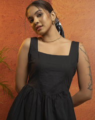 GIVO SLEEVELESS SHORT DRESS