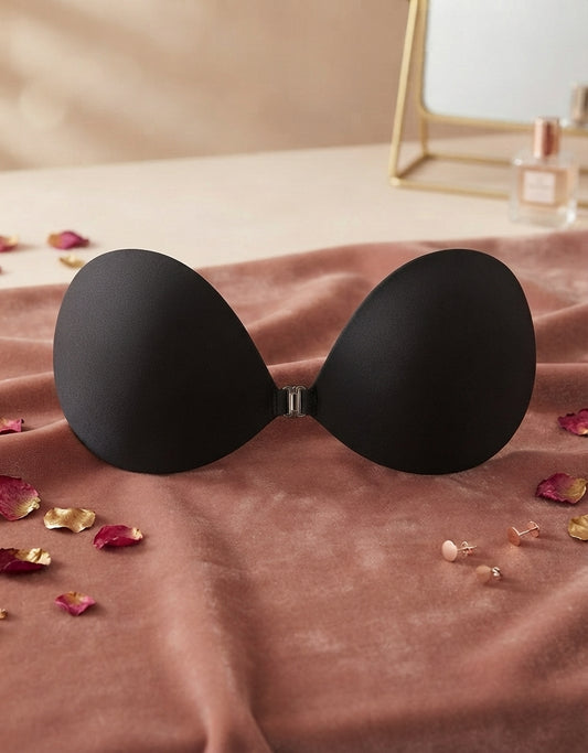 Women Kiss Bra