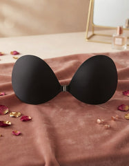 Women Kiss Bra
