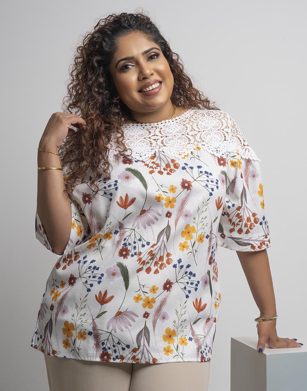 PLUS SIZE  FLORAL PRINTED TOP