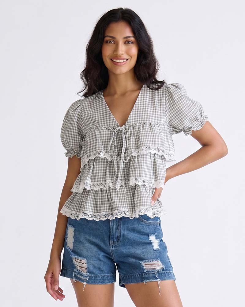 LADIES SHORT SLEEVE RUFFL TOP