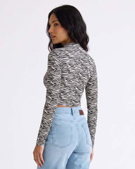 LADIES LONG SLEEVE ZEBRA MESH TOP