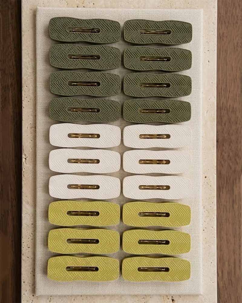 CLOTHES CLIPS