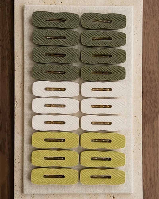 CLOTHES CLIPS