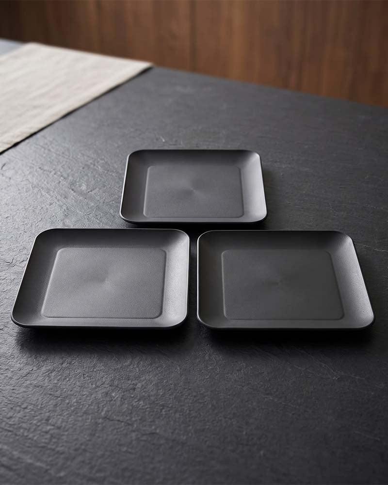 MODERN SQUARE PLATES 03 PCS